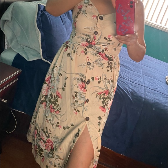 Flowers Dress. - Picture 2 of 3